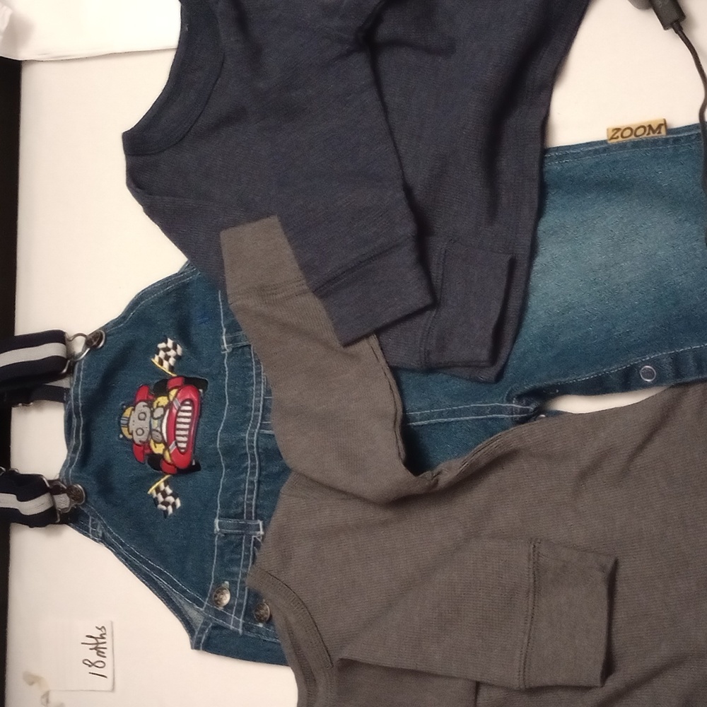 Boys 18mths 1 overall and 2 shirts bundle S2